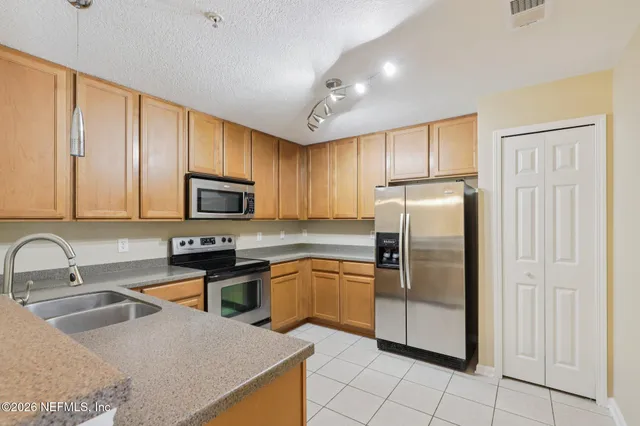 $1,850 | 7067 Deer Lodge Circle, Unit 106, Jacksonville, FL 32256