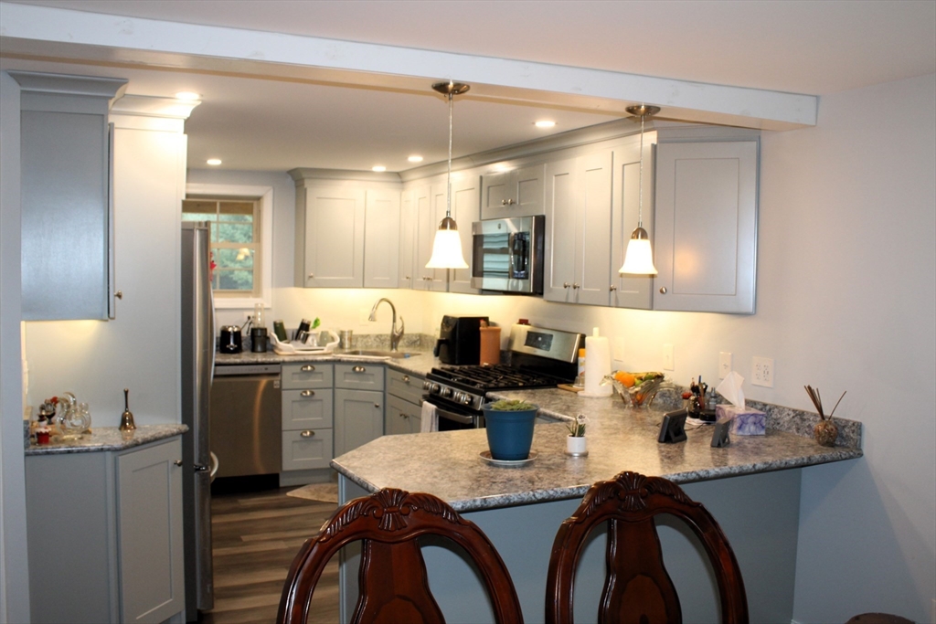 367 Country Club Road Greenfield, MA 01301 - Photo 9 of 24 Gallery Image 9
