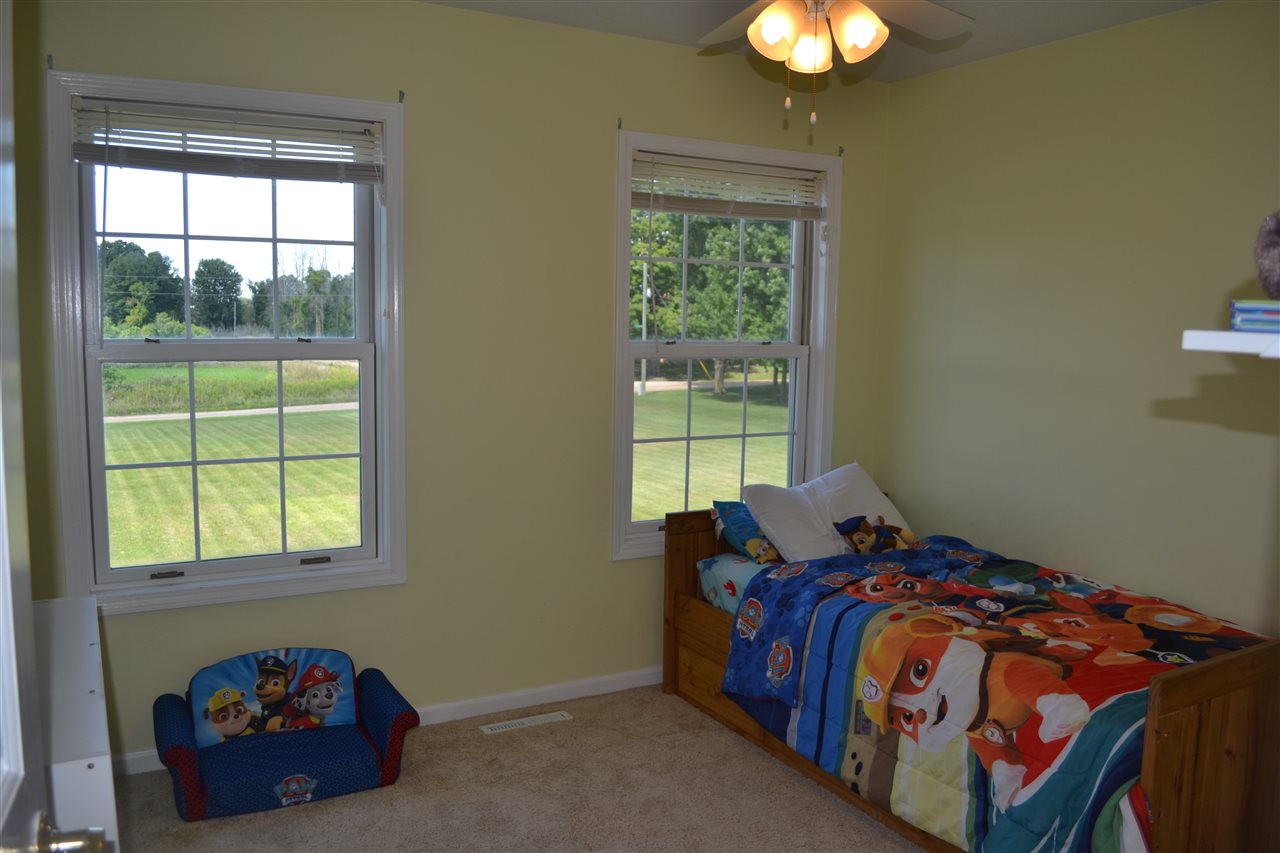 11031 South Mission Road Shepherd, MI 48883 - Photo 18 of 34 1822327-17.JPG