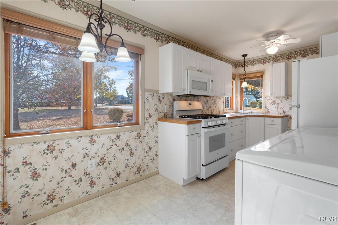 2121 Aster Road Bethlehem, PA 18018 - Photo 17 of 51 Kitchen