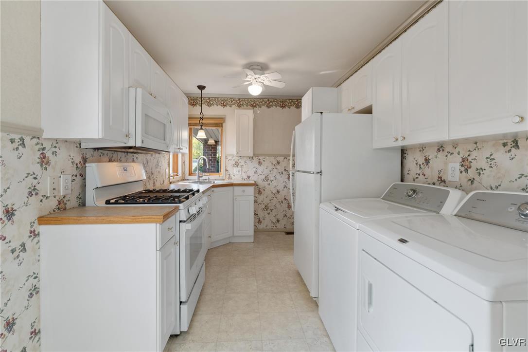 2121 Aster Road Bethlehem, PA 18018 - Photo 19 of 51 Kitchen