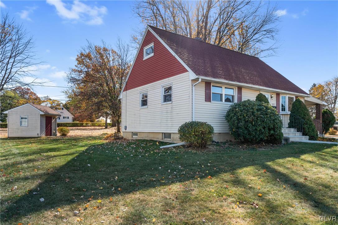 2121 Aster Road Bethlehem, PA 18018 - Photo 2 of 51 Gallery Image 2
