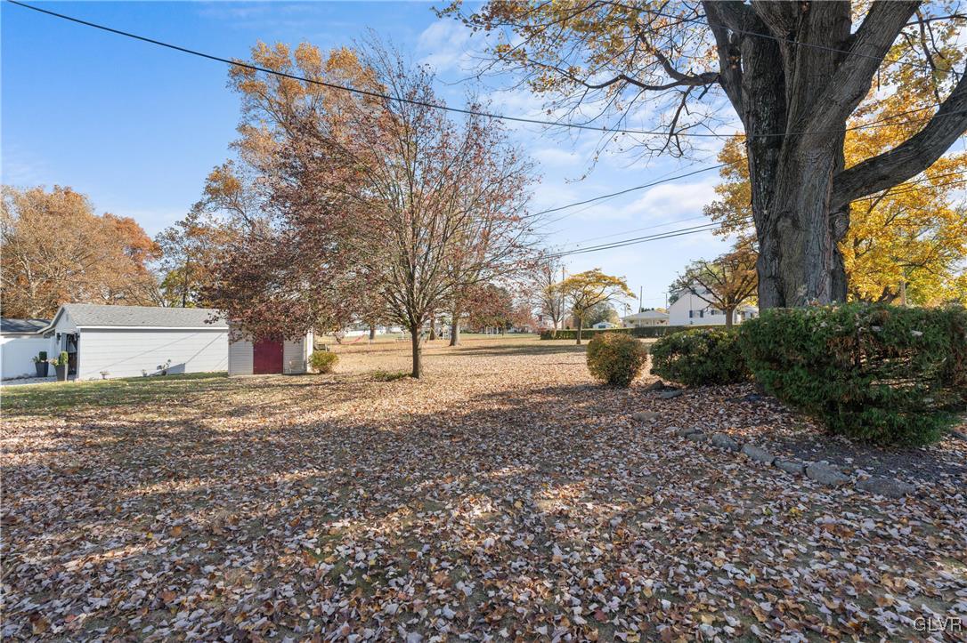 2121 Aster Road Bethlehem, PA 18018 - Photo 41 of 51 Gallery Image 41