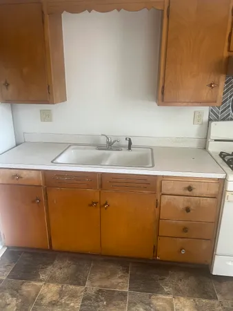 $1,100 | 2221 7th Avenue, Rockford, IL 61104