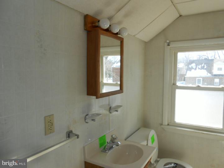 627 Rutledge Avenue Folsom, PA 19033 - Photo 11 of 17 Gallery Image 11