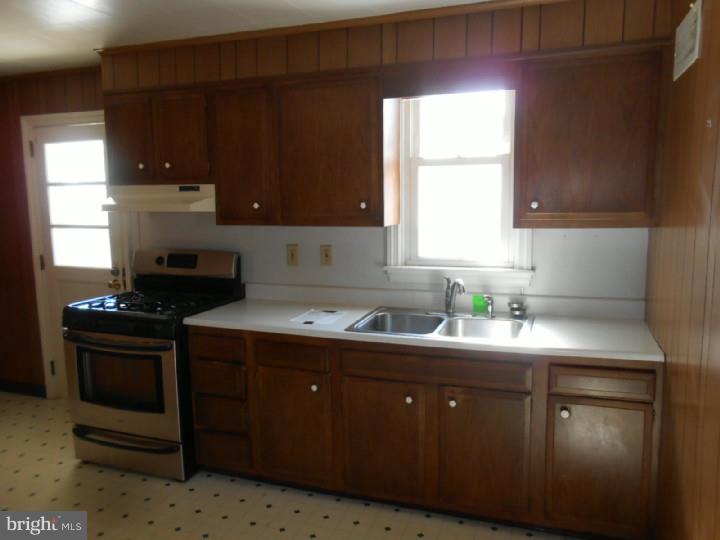 627 Rutledge Avenue Folsom, PA 19033 - Photo 8 of 17 Gallery Image 8