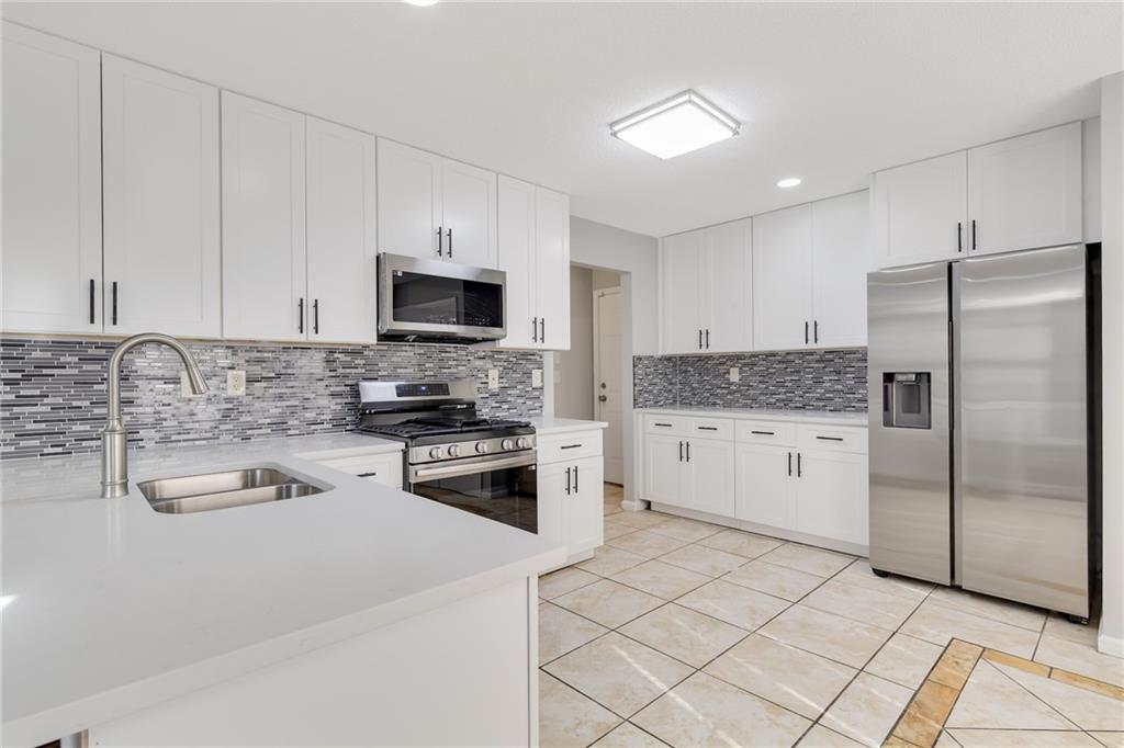 3751 Summit Trace Decatur, GA 30034 - Photo 14 of 36