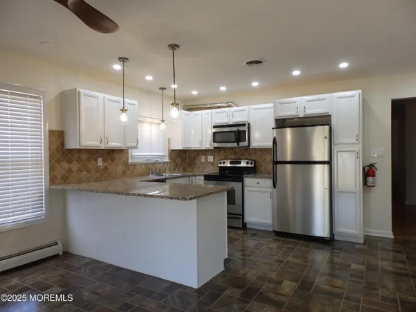 $2,000 | 108 Barbuda Street, Toms River, NJ 08757