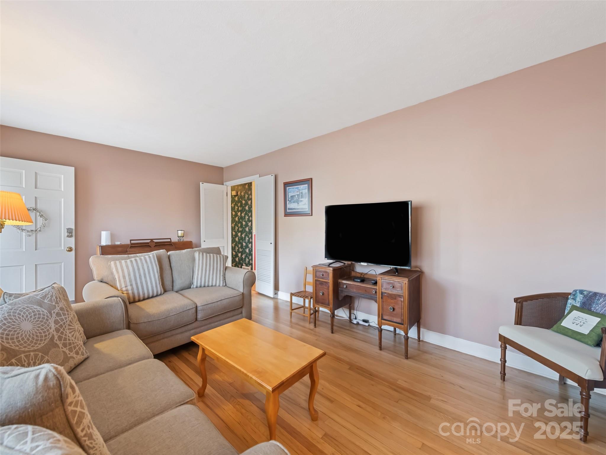 1210 Pinebrook Circle Hendersonville, NC 28739 - Photo 7 of 18