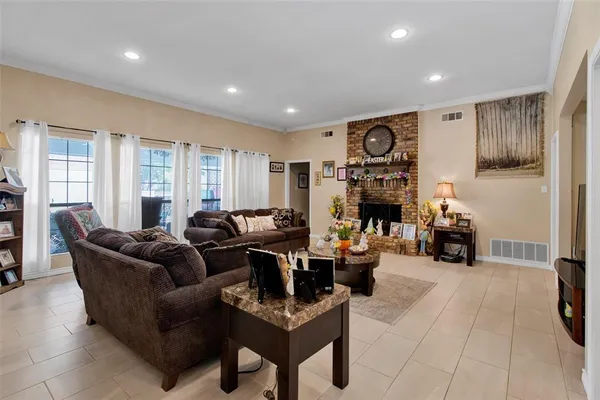 $415,000 | 902 Kingsbury Court, Longview, TX 75604