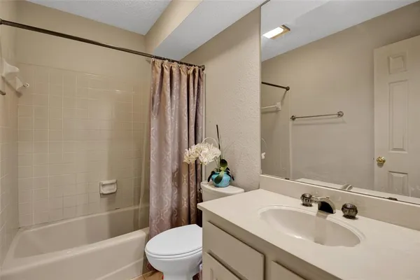 $415,000 | 902 Kingsbury Court, Longview, TX 75604