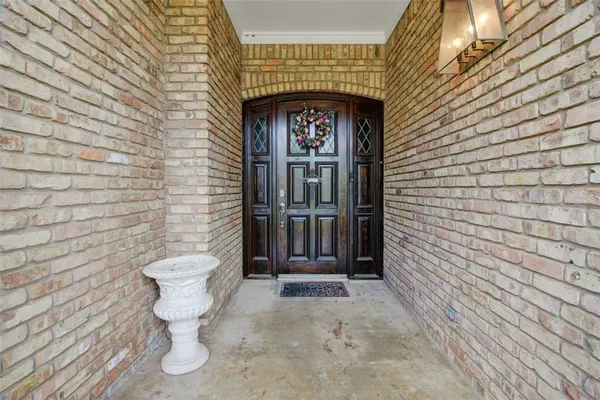 $415,000 | 902 Kingsbury Court, Longview, TX 75604