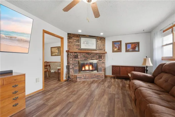 $425,000 | 37600 East 171st Street, Pleasant Hill, MO 64080