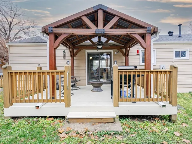 $225,000 | 3232 South Queen Ridge Way, Independence, MO 64055