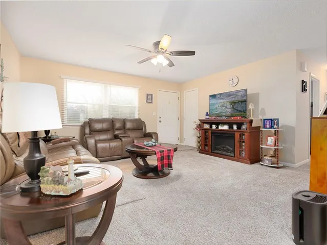 $225,000 | 3232 South Queen Ridge Way, Independence, MO 64055