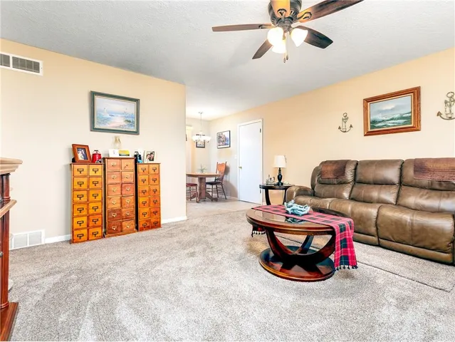 $225,000 | 3232 South Queen Ridge Way, Independence, MO 64055