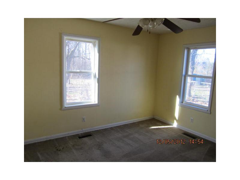 2599 South Roena Street Indianapolis, IN 46241 - Photo 5 of 9 Gallery Image 5