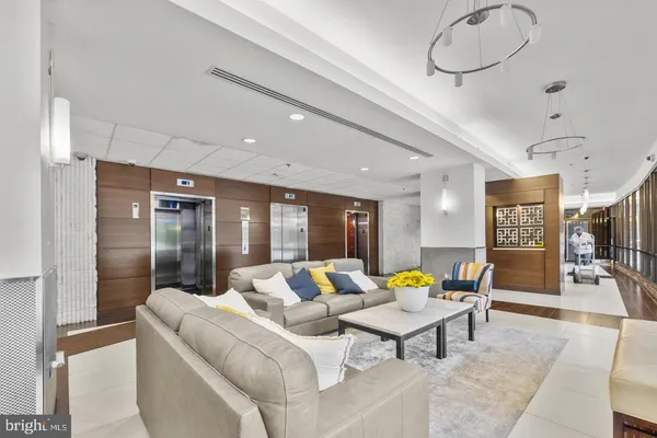 $2,300 | 6301 Stevenson Avenue, Unit 510, Alexandria, VA 22304