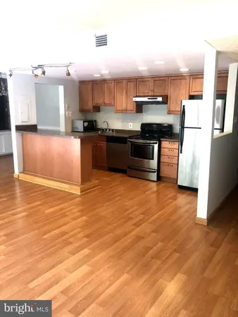 $2,300 | 6301 Stevenson Avenue, Unit 510, Alexandria, VA 22304