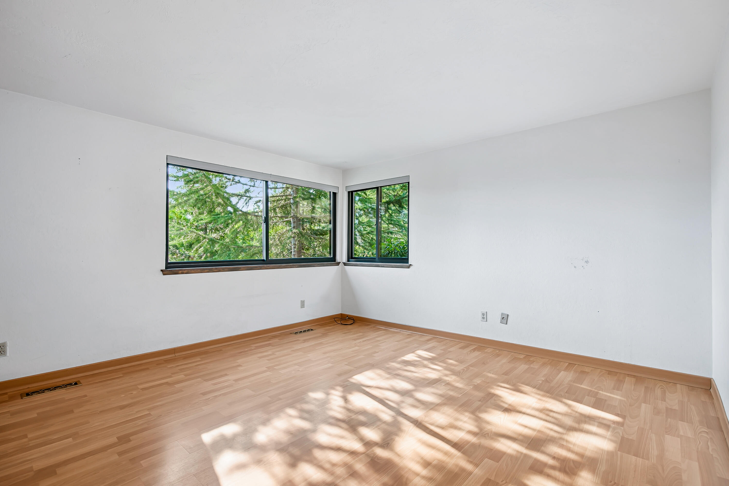 1015 Oneida Circle Ashland, OR 97520 - Photo 15 of 31 1015 Oneida Circle, Ashland, OR 97520