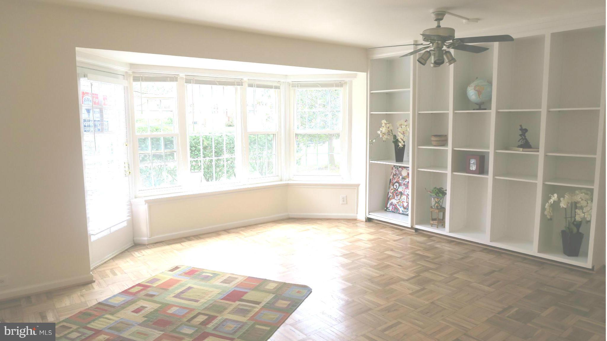 1601 Preston Road, Unit 1601 Alexandria, VA 22302 - Photo 6 of 20 Lots of light from the bay window!