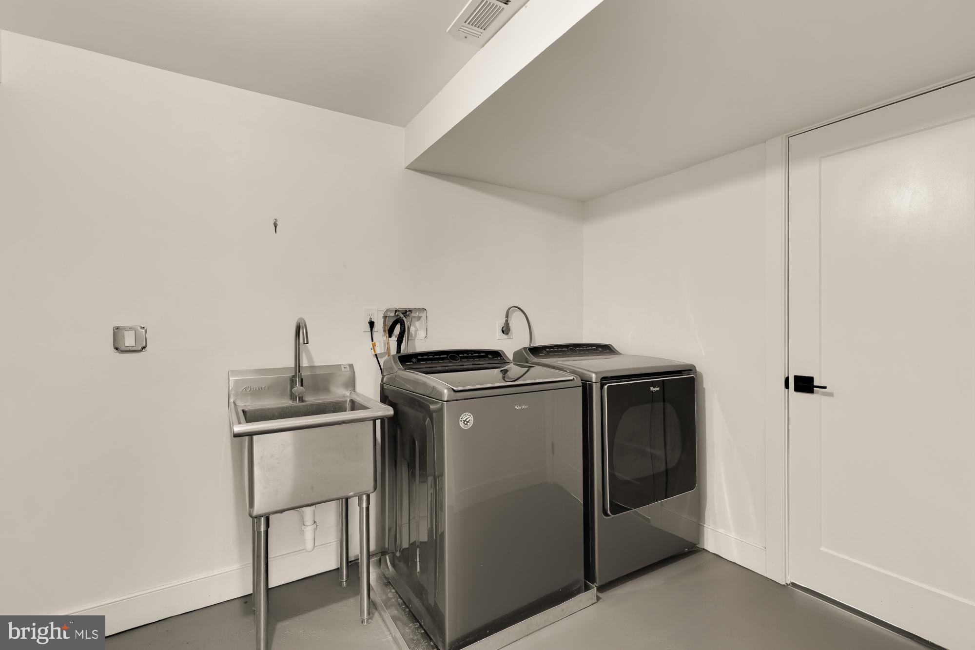 4105 17th Street Northwest Washington, DC 20011 - Photo 26 of 31 a utility room with washer and dryer