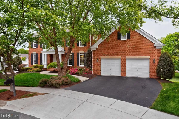 $1,599,900 | 208 Deep Trail Lane, Rockville, MD 20850