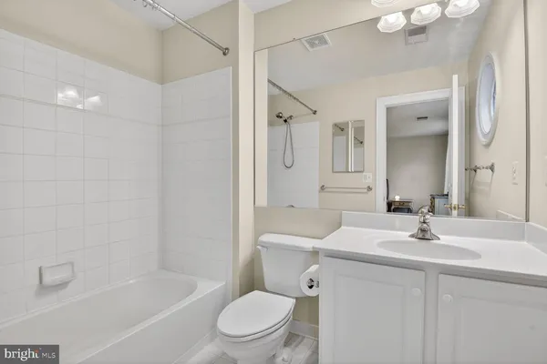 $1,599,900 | 208 Deep Trail Lane, Rockville, MD 20850