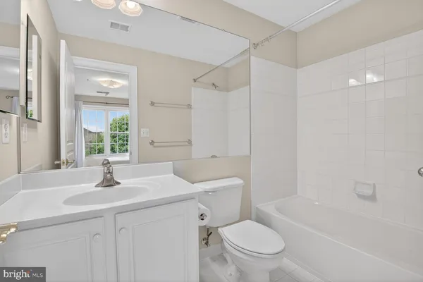$1,599,900 | 208 Deep Trail Lane, Rockville, MD 20850