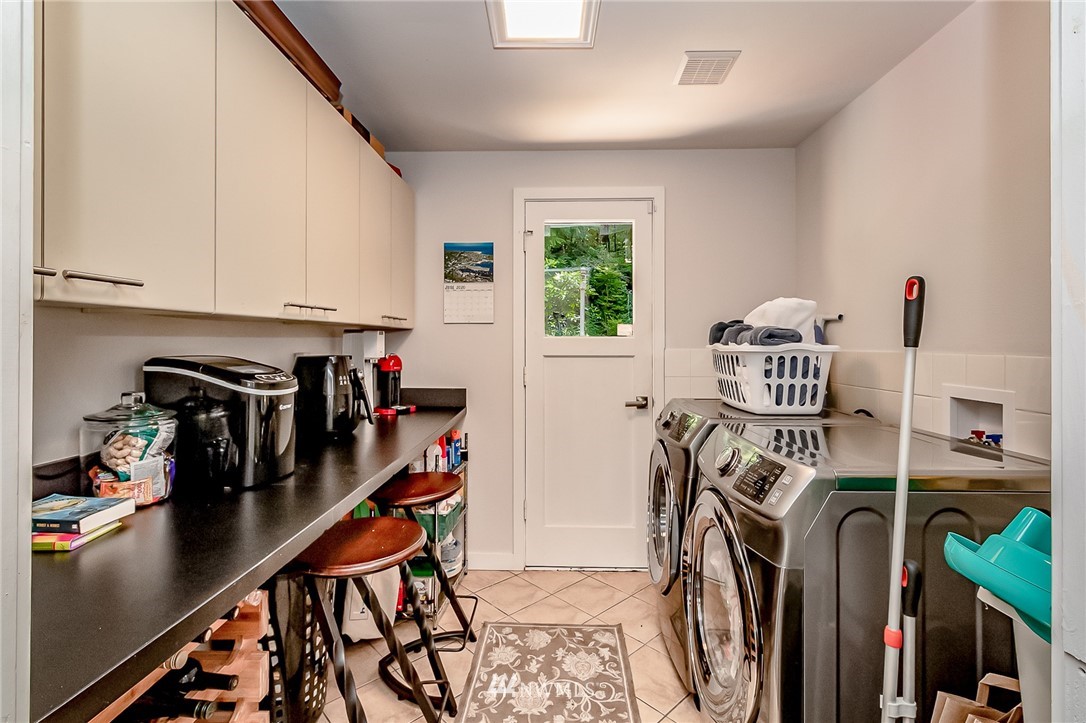 6520 Fisher Road Edmonds, WA 98026 - Photo 9 of 40 Gallery Image 9