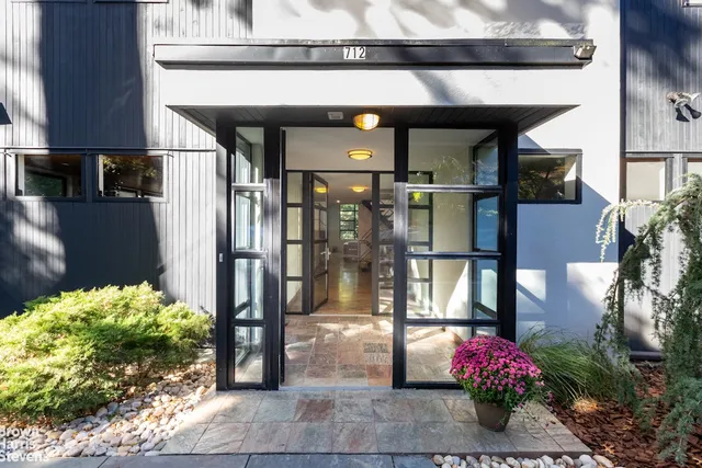 $2,500,000 | 712 Ladd Road | North Riverdale