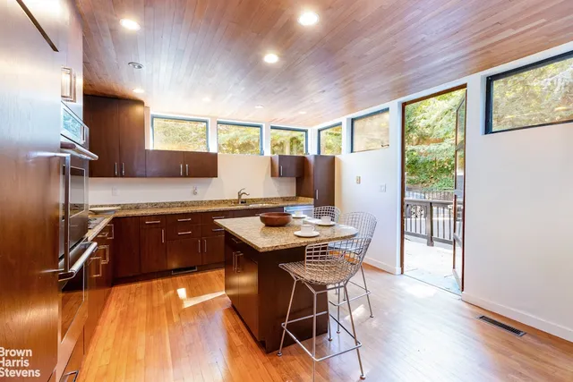 $2,500,000 | 712 Ladd Road | North Riverdale