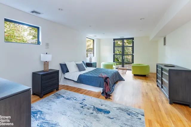 $2,500,000 | 712 Ladd Road | North Riverdale