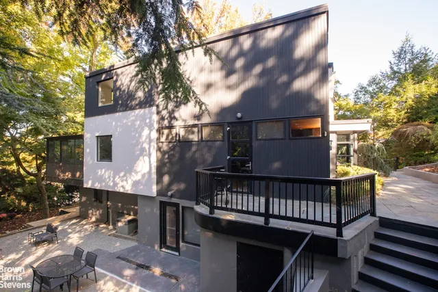 $2,500,000 | 712 Ladd Road | North Riverdale