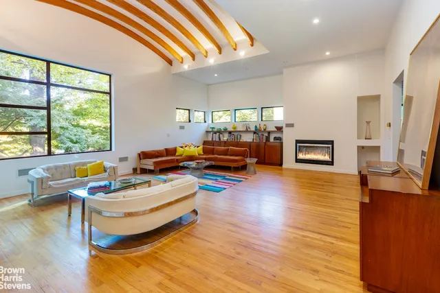 $2,500,000 | 712 Ladd Road | North Riverdale