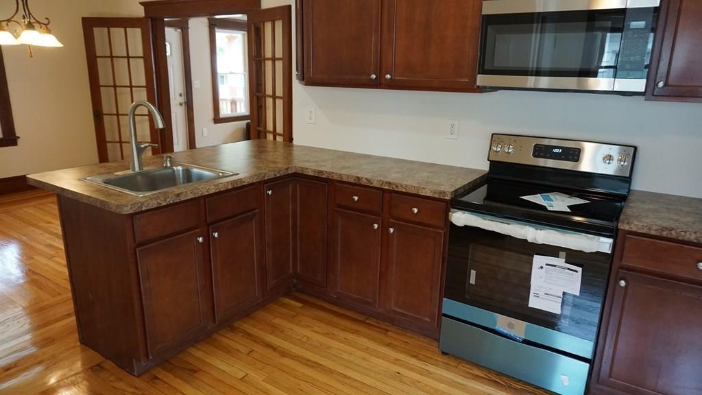 170 Laurelton Street Springfield, MA 01109 - Photo 10 of 24 Gallery Image 10