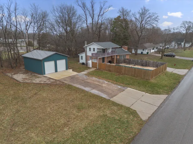 $225,000 | 709 Park Shore Drive, Cassopolis, MI 49031