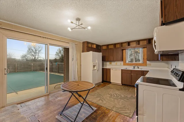 $225,000 | 709 Park Shore Drive, Cassopolis, MI 49031