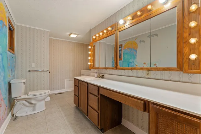 $225,000 | 709 Park Shore Drive, Cassopolis, MI 49031