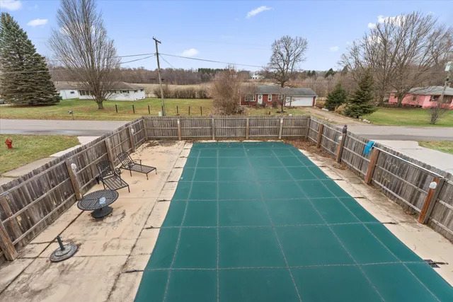 $225,000 | 709 Park Shore Drive, Cassopolis, MI 49031