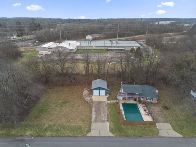 $225,000 | 709 Park Shore Drive, Cassopolis, MI 49031