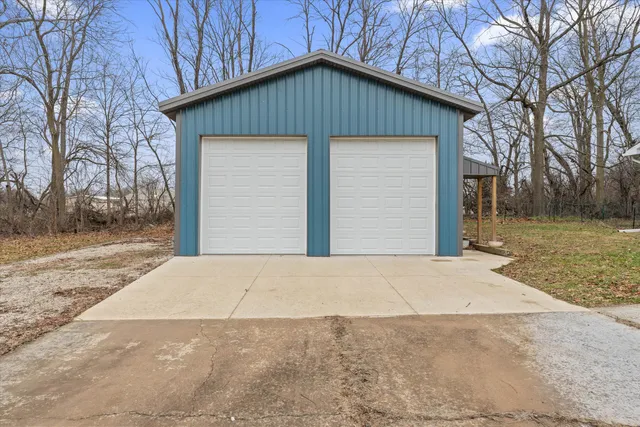 $225,000 | 709 Park Shore Drive, Cassopolis, MI 49031