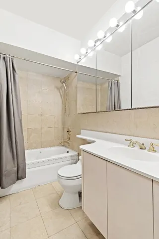 $888,888 | 136-140 West 23rd Street, Unit 4A | Chelsea
