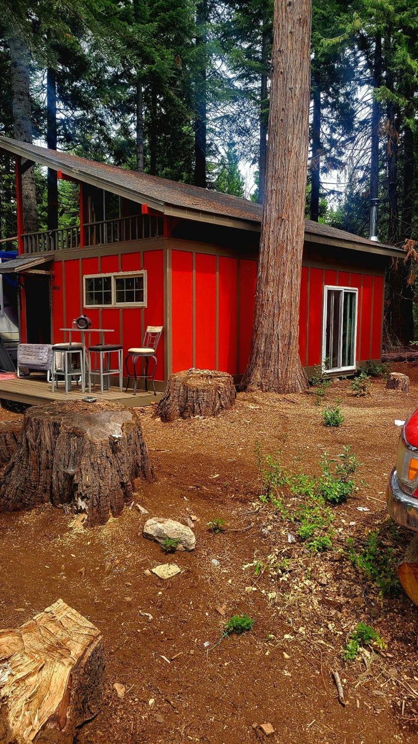 27035 North Bloomfield Road Nevada City, CA 95959 - Photo 2 of 8 a front view of a house with a yard