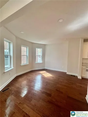 $2,850 | 230 South Broad Street, Nazareth, PA 18064