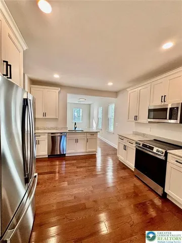 $2,850 | 230 South Broad Street, Nazareth, PA 18064