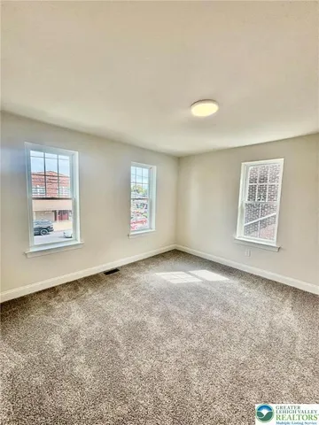 $2,850 | 230 South Broad Street, Nazareth, PA 18064