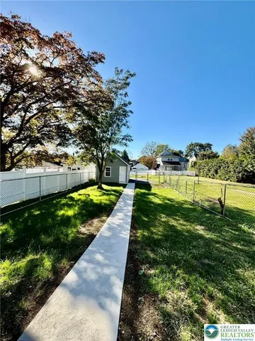 $2,850 | 230 South Broad Street, Nazareth, PA 18064