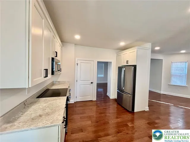 $2,850 | 230 South Broad Street, Nazareth, PA 18064