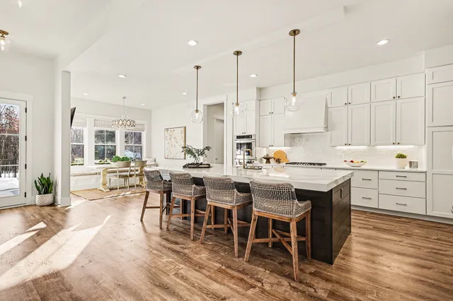 $899,900 | 15080 Steve's Drive, Grand Haven, MI 49417